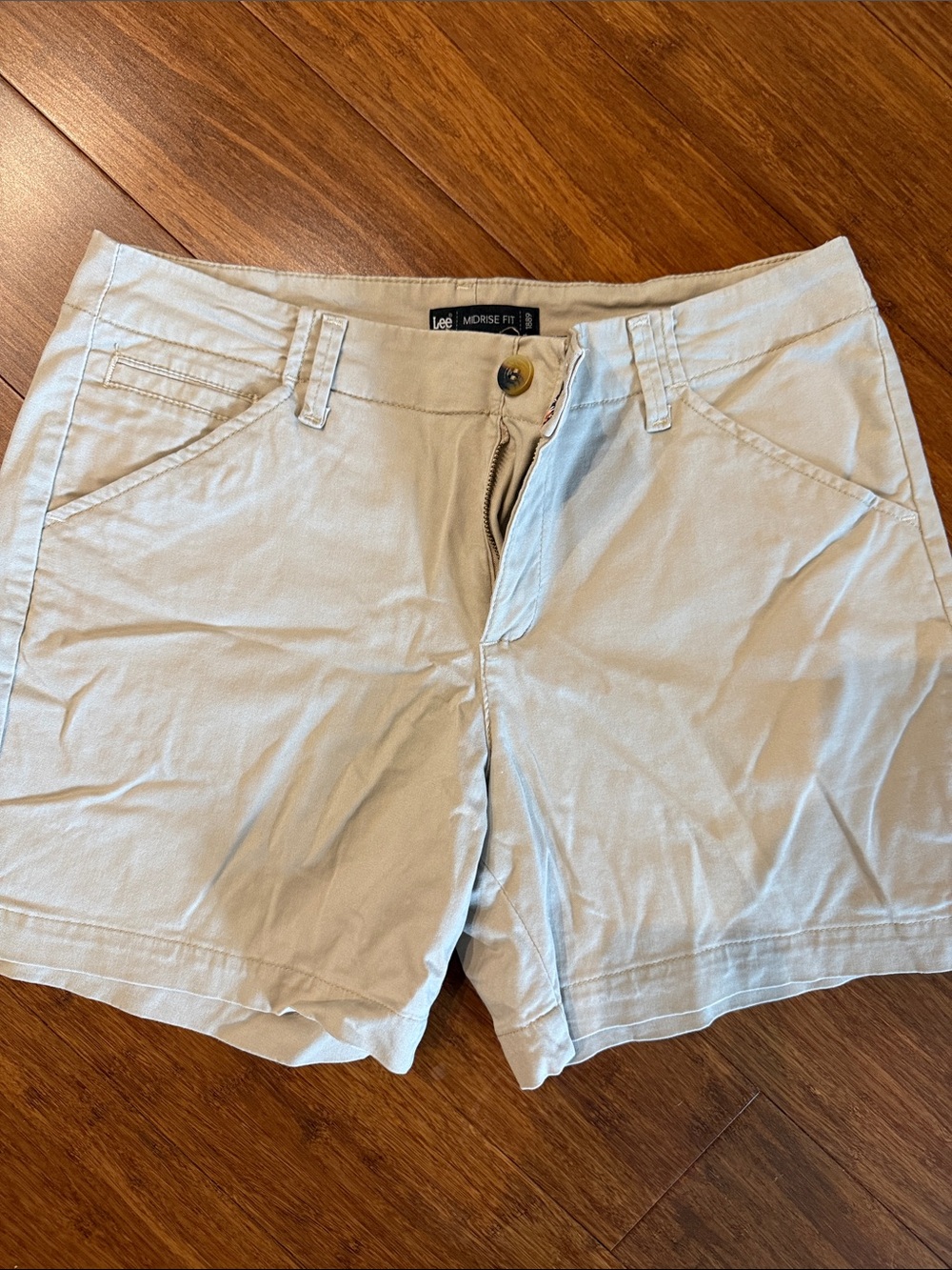Lee Women’s Khaki Mid-Rise Shorts